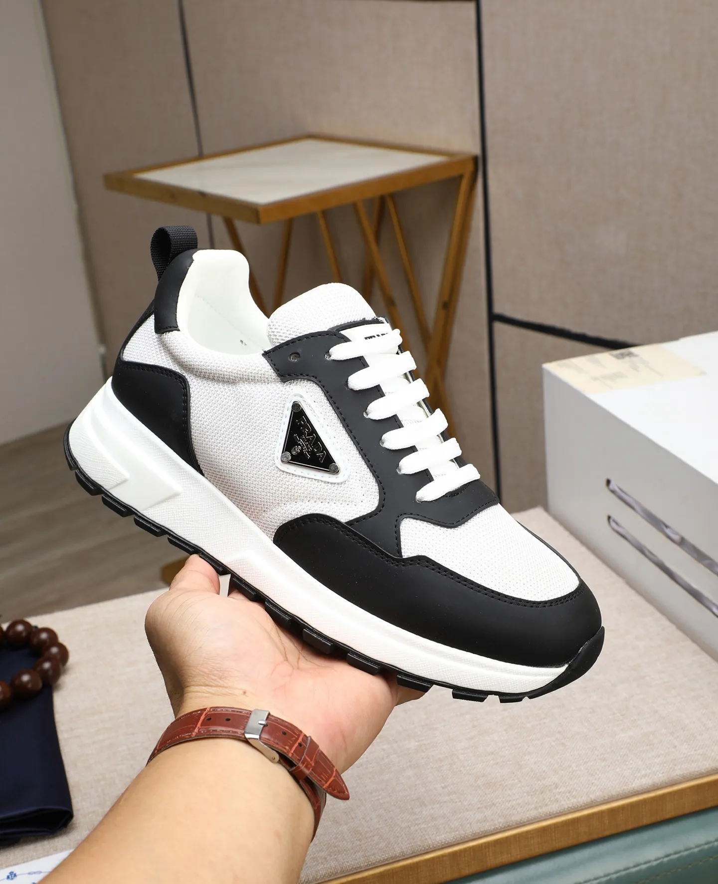 Men's shoes 💰540 🌹🌹[PRADA—Prada] latest model 🙈original replica! 👟👟👟Available here. The workmanship is top-notch. The upper is made from Italy. 🇮🇹Imported first-layer cowhide. ❗️Breathable cowhide lining@Suitable for travel. The original version has an enlarged engraved sole, making it suitable for all kinds of travels, showing low-key luxury. Let quality speak for itself. Color: Size: 38-44